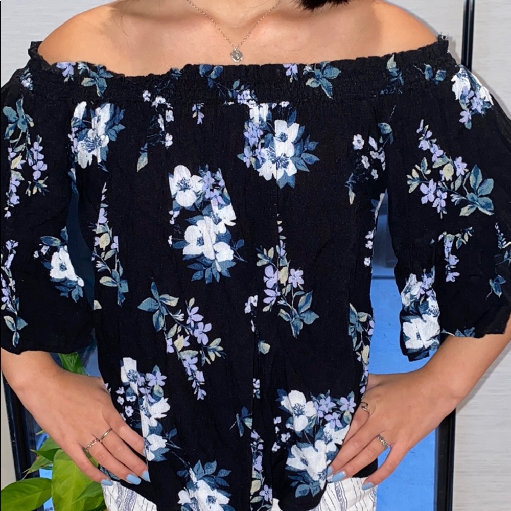 hollister off the shoulder floral shirt